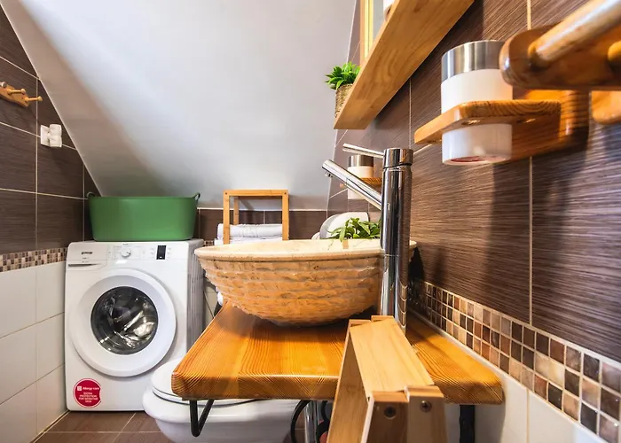 펜션 Rosemary & Thyme 파자나